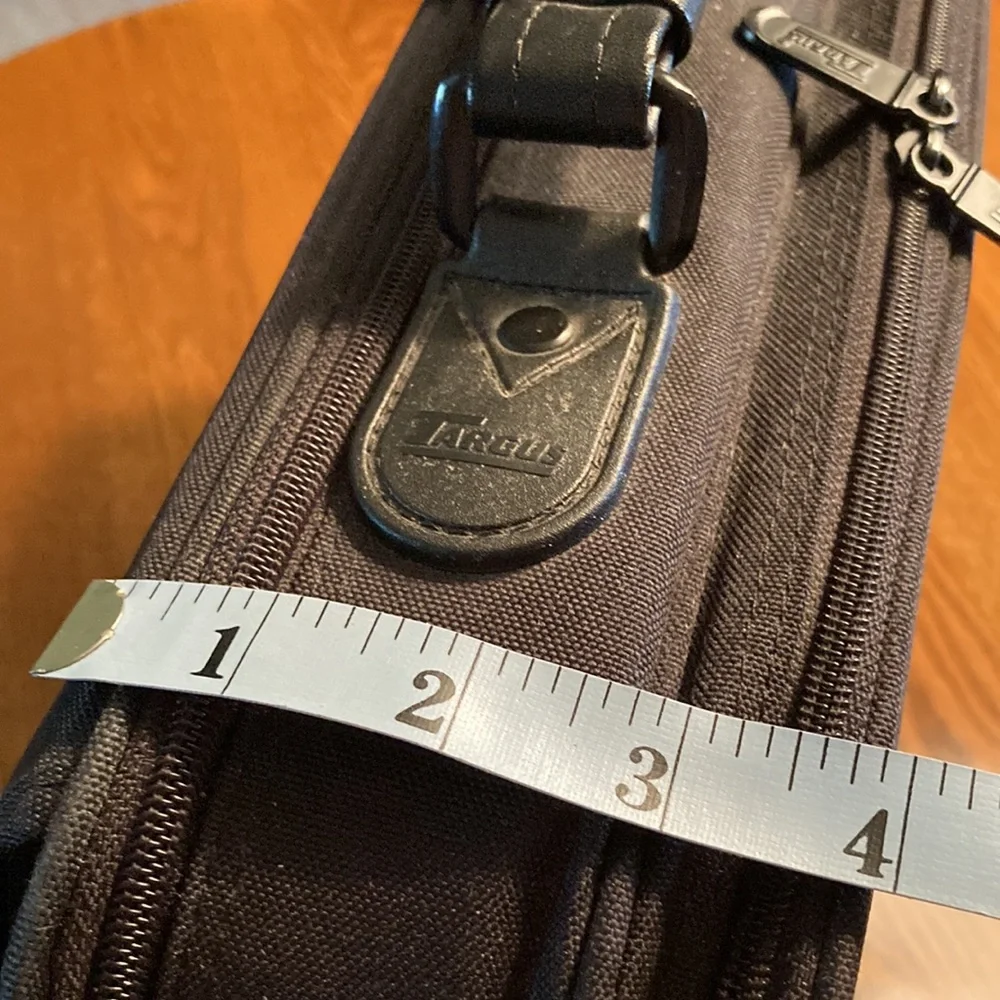 Targus, Softside briefcase, laptop, overnighter.